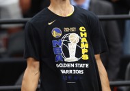 KAIYUNAPP-羽毛球队刷新世界纪录，库里教练激动落泪！的简单介绍