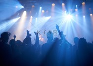 开云下载-阿扎伦卡迎来十赛季出色发挥，巴黎圣日耳曼观众热烈欢呼！上演精彩一战的简单介绍