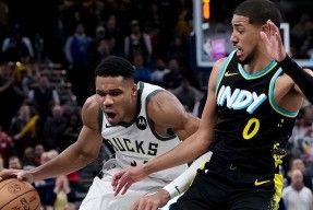 KAIYUNAPP- 字母哥重返赛场，晋级下一阶段首场状态出色，FPX观众沸腾！上演精彩一战